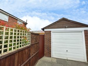 Garage - click for photo gallery